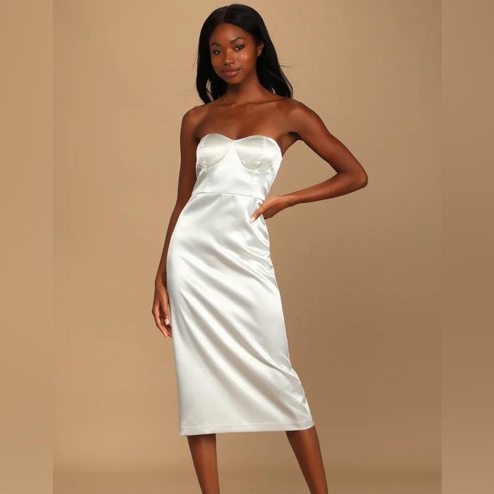 Strapless Lulu’s cocktail dress